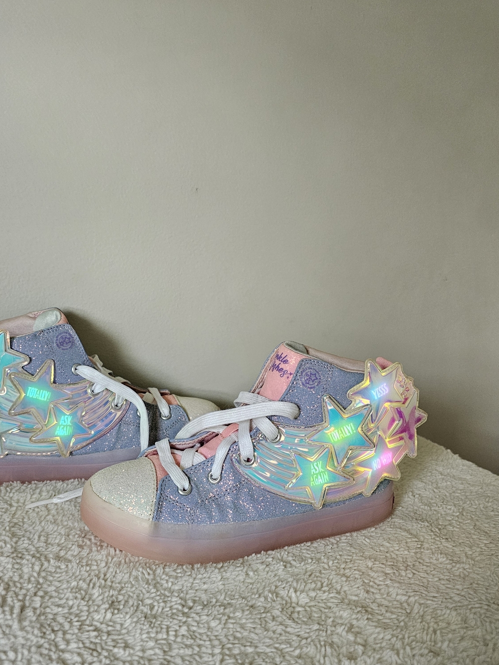 Skechers Girls Twinkel Light Stars Size 3 Youth